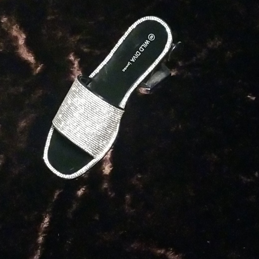 Nwot Brand New Slidesfinal Sale Price